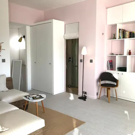 Le Louvre-terrasse-centre Apartment